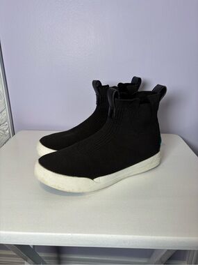 Vessi Womens Black Knit Weekend Chelsea-Style Waterproof Ankle Boots Size 7